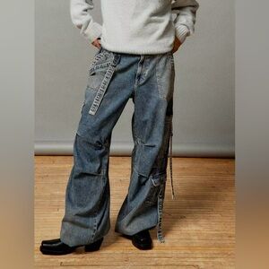 URBAN OUTFITTERS baggy & strappy jeans